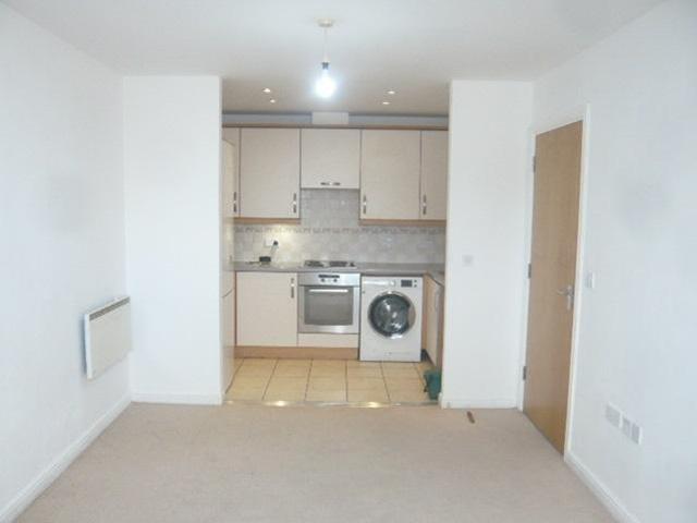 Hamlyn House, Feltham 2 bed flat to rent £1,400 pcm £323 pw