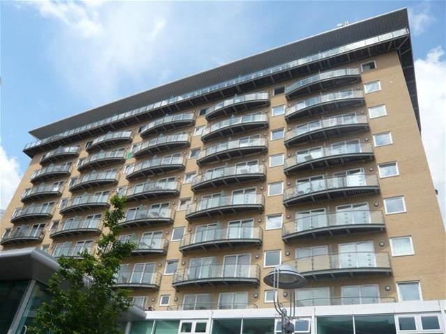 Hamlyn House, Feltham 2 bed flat to rent £1,500 pcm £346 pw