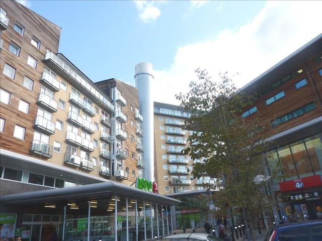 Hamlyn House, Feltham TW13, 2 bed flat to rent, £1,750 pcm | PrimeLocation