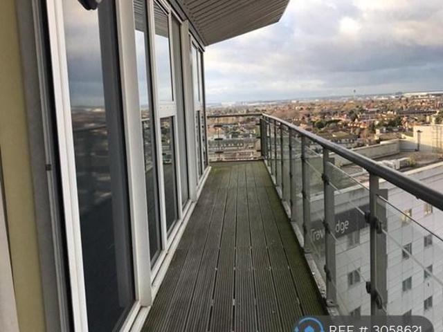 Hamlyn House, Feltham, TW13 2 bed flat to rent £1,700 pcm £392 pw