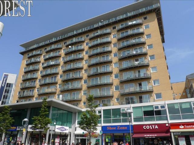 Hamlyn House, Feltham, Middlesex, TW13 1 bed flat to rent £1,450 pcm £335 pw