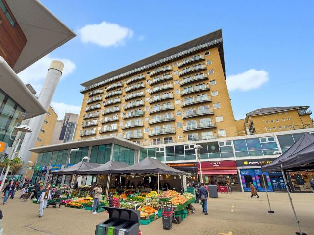 Hamlyn House, High Street, Feltham TW13, 1 bed flat to rent, £1,500 pcm | PrimeLocation