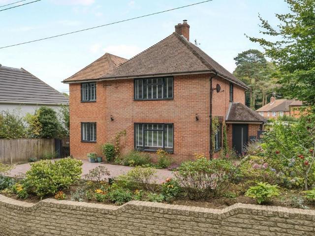 Hammer Lane, Haslemere, GU27 5 bed detached house to rent £3,500 pcm £808 pw