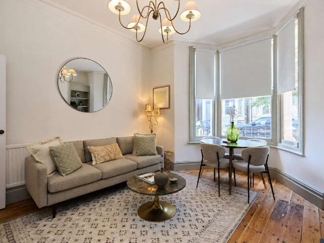 Hammersmith W14, 2 bed flat to rent, £3,578 pcm | PrimeLocation