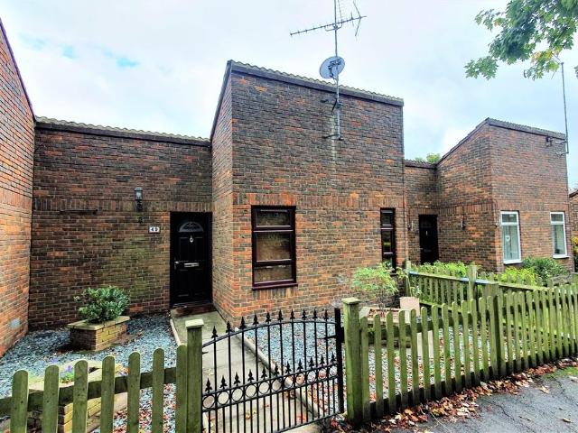 Hammersmith Gardens, Dunstable LU5, 3 bed terraced house to rent, £1,400 pcm | PrimeLocation