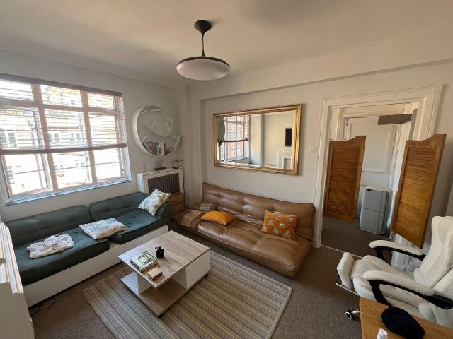 Hammersmith Road W6, 1 bed flat to rent, £2,250 pcm | PrimeLocation
