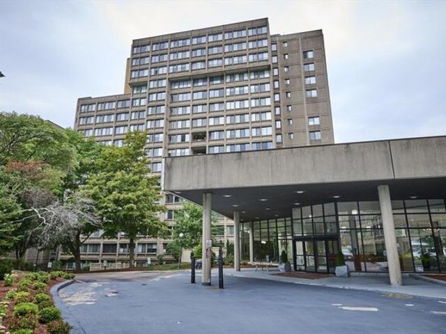 Hammond Pond Pkwy Apt S, Newton, Condo For Sale