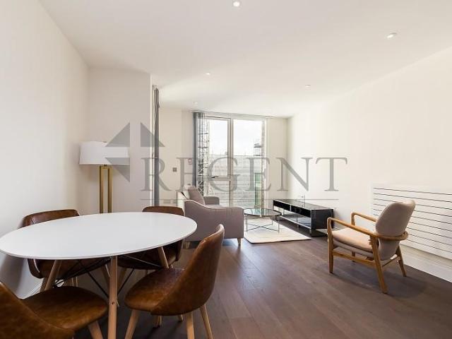 Hamond Court, Queenshurst Square, KT2 2 bed apartment to rent £2,600 pcm £600 pw