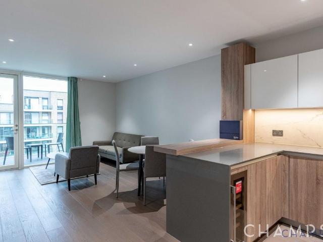 Hamond Court, Queenshurst Square KT2, 2 bed flat to rent, £3,077 pcm | PrimeLocation