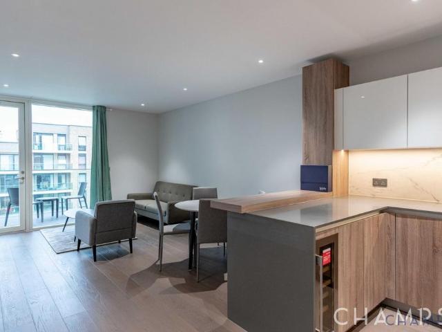 Hamond Court, Queenshurst Square, KT2 2 bed flat to rent £3,077 pcm £710 pw