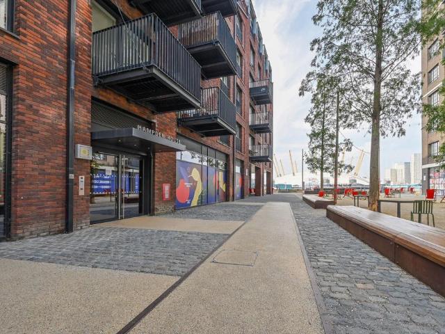 Hampden House, Canary Wharf, London, E14 1 bed flat to rent £2,800 pcm £646 pw