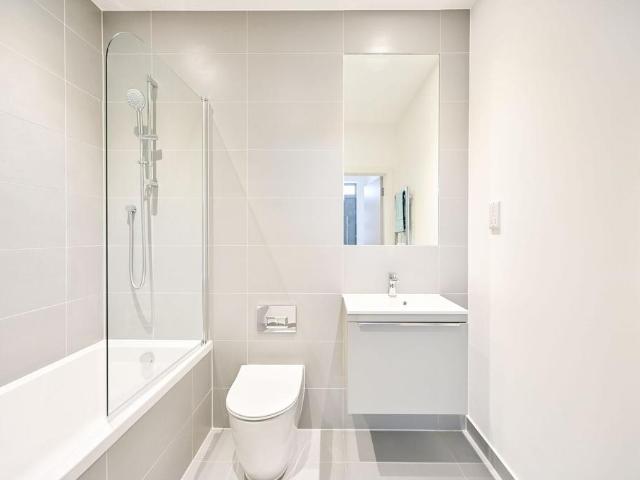 Hampden Road, Kingston, KT1 1 bed maisonette to rent £1,800 pcm £415 pw