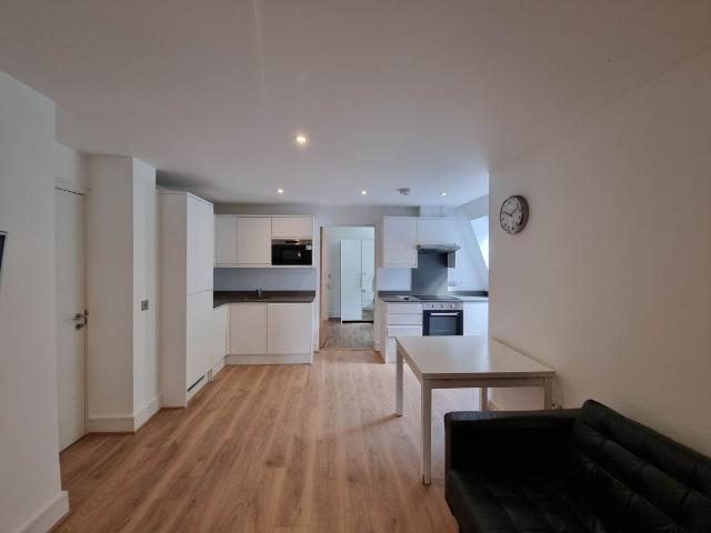Hampden Road, Turnpike Lane N8, 3 bed flat to rent, £3,200 pcm | PrimeLocation