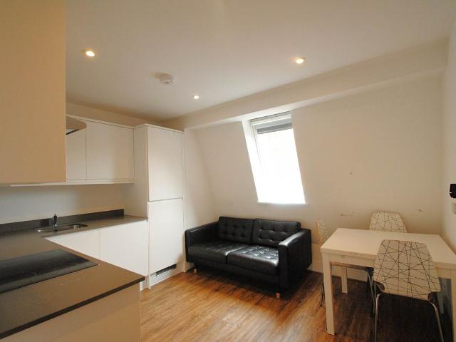 Hampden Road, Turnpike Lane N8, 3 bed flat to rent, £2,900 pcm | PrimeLocation