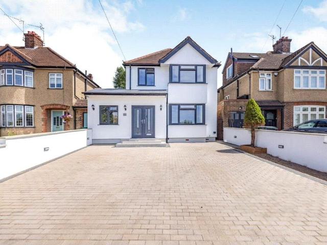 Hampermill Lane, Watford, WD19 5 bed detached house to rent £4,250 pcm £981 pw