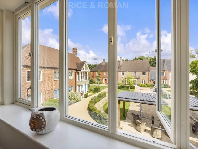 Hampshire Lake, Yateley GU46, 1 bed flat to rent, £1,700 pcm | PrimeLocation