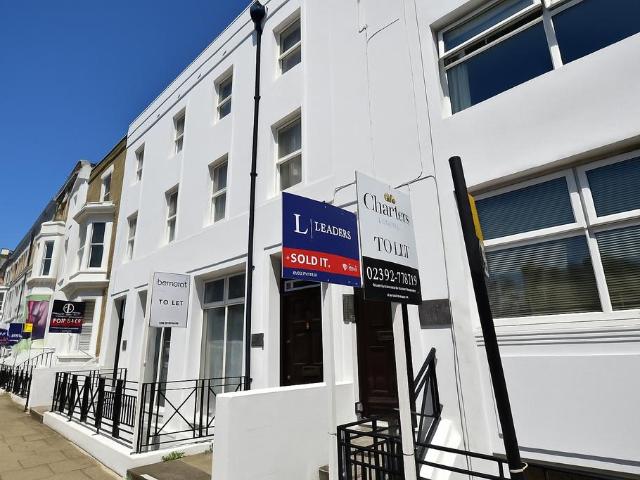 Hampshire Terrace, Portsmouth PO1 2 bed flat to rent £1,350 pcm £312 pw