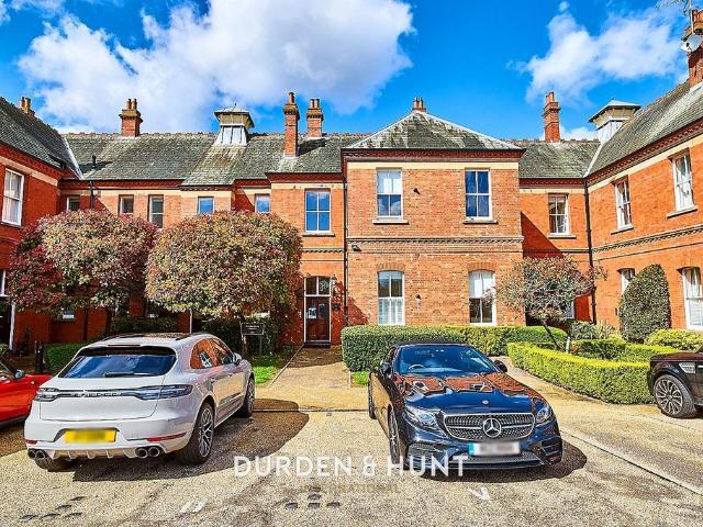 Hampstead Avenue, London, IG8 8QB, United Kingdom | 2 bed apartment for rent #137557989 | Rentberry