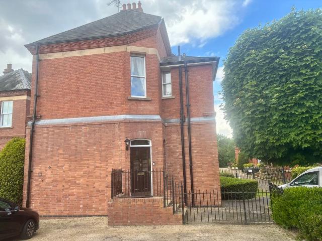 Hampstead Avenue, Woodford Green IG8, 1 bed flat to rent, £2,500 pcm | PrimeLocation