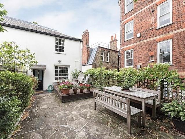 Hampstead Grove Hampstead NW3 3 bed cottage to rent £6,500 pcm £1,500 pw