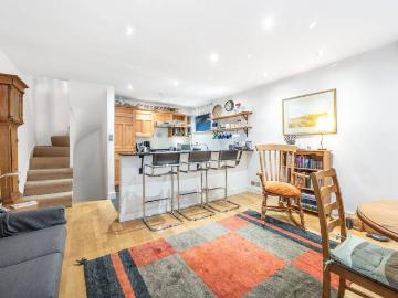 Hampstead Grove, Hampstead, London NW3, 3 bed cottage to rent, £6,500 pcm | PrimeLocation