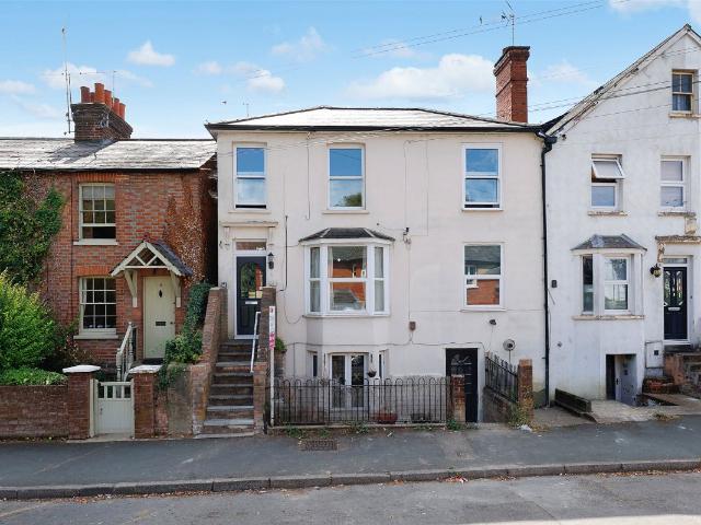 Hampstead Road, Dorking RH4, 1 bed flat to rent, £1,100 pcm | PrimeLocation