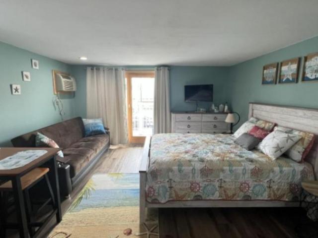 Hampton NH 03842 104930030