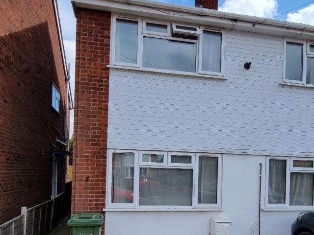 Hampton Close, Worcester WR2 5 bed semi detached house to rent £550 pcm £127 pw