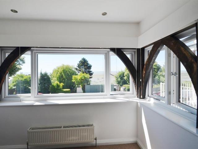 Hampton Court, Grand Parade, Leigh On Sea SS9, 3 bed flat to rent, £1,800 pcm | PrimeLocation