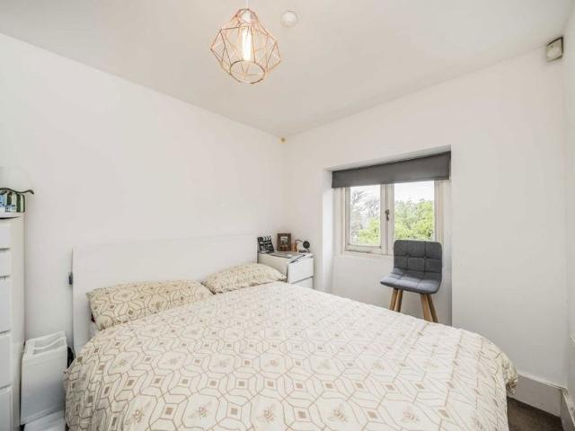 Hampton Court Road, KT8, London