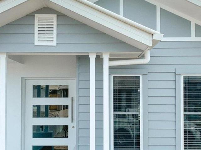 HAMPTON FAÇADE / 4 BEDROOMS / 3 LIVING AREAS $899,900