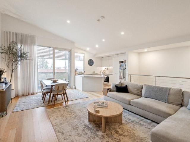 A PEACEFUL, PRIVATE RETREAT IN THE HEART OF HAMPTON
