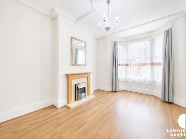 Hampton Road, Ilford, Essex IG1, 1 bed flat to rent, £1,450 pcm | PrimeLocation