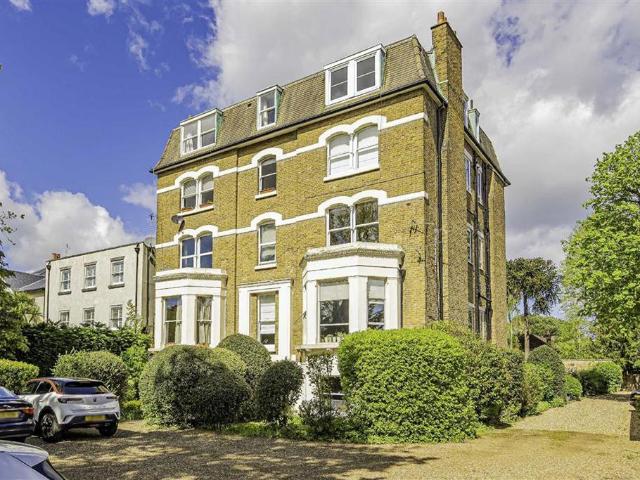 Hampton Road, Teddington TW11 1 bed flat to rent £1,695 pcm £391 pw
