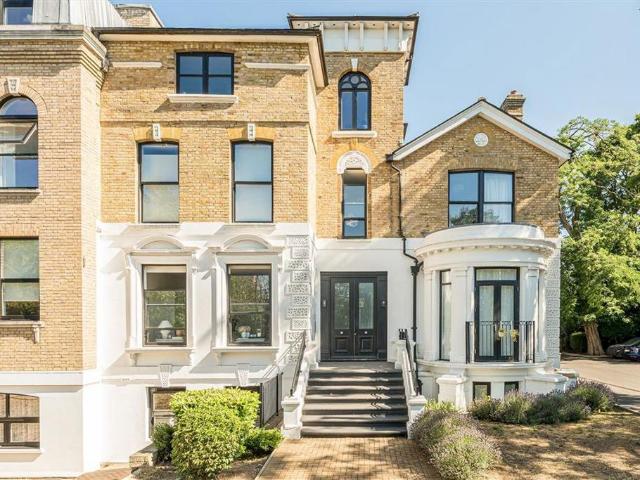 Hampton Road, Teddington TW11 1 bed flat to rent £1,850 pcm £427 pw
