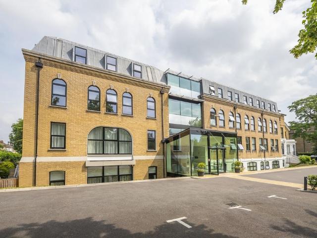 Hampton Road, Teddington, TW11 1 bed flat to rent £2,250 pcm £519 pw