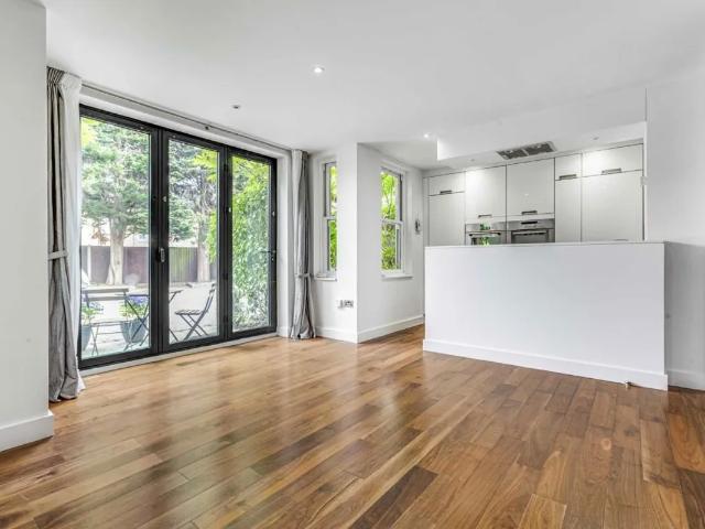 Hampton Road, TW11, London