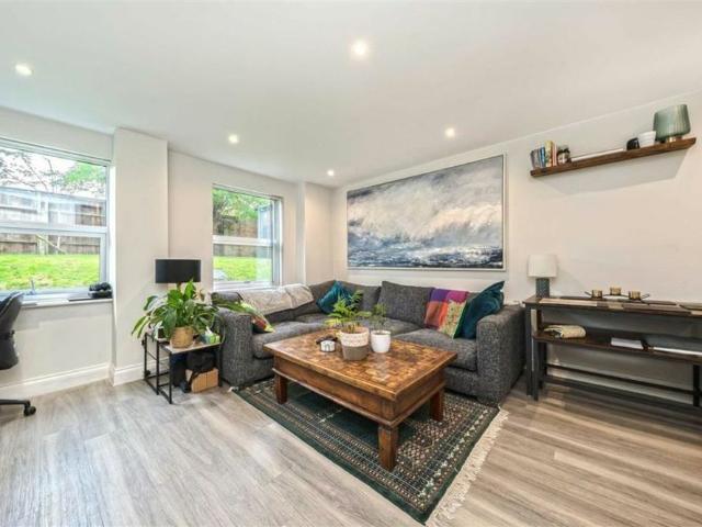 Hampton Road, TW11, London