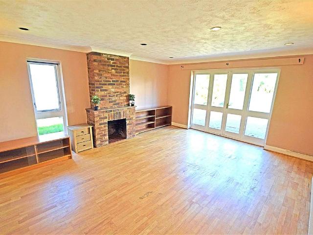 Hampton Road, Twickenham TW2, 5 bed bungalow to rent, £3,400 pcm | PrimeLocation