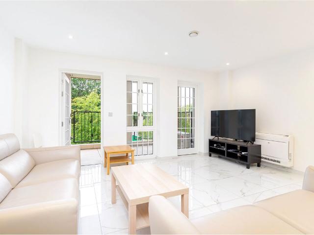 Hampton Row, 463 Upper Richmond Road SW15, 2 bed flat to rent, £3,000 pcm | PrimeLocation