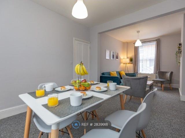 Hampton Street, Northampton NN1, 2 bed terraced house to rent, £2,290 pcm | PrimeLocation