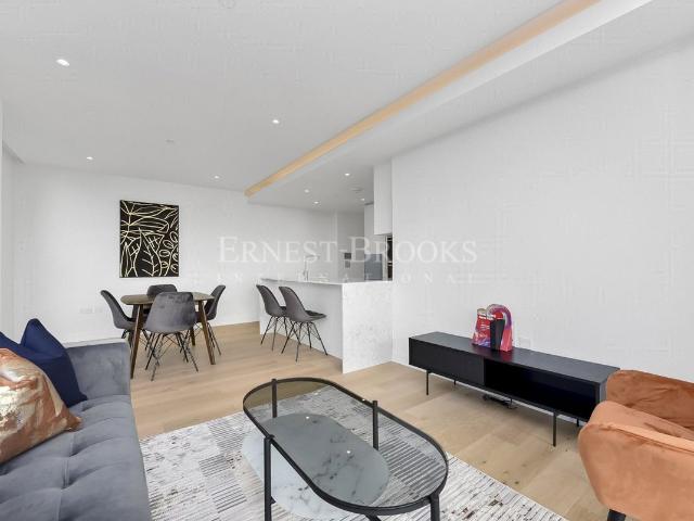 Hampton Tower, Marsh Wall, Canary Wharf E14, 2 bed flat to rent, £3,800 pcm | PrimeLocation