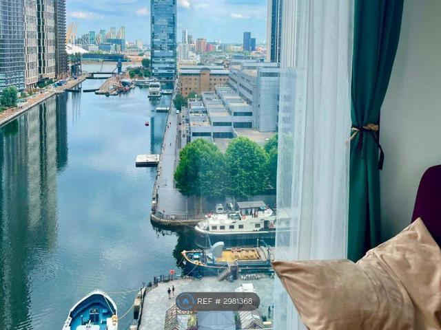 Hampton Tower, London E14, 2 bed flat to rent, £4,238 pcm | PrimeLocation