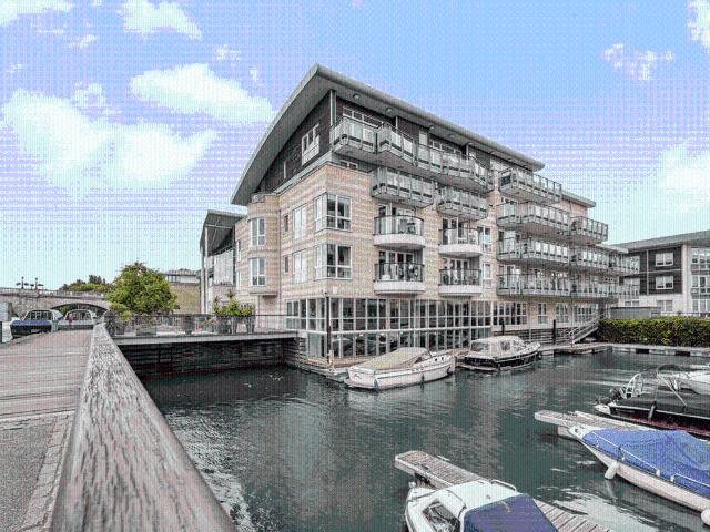 Hampton Wick, Kingston Upon Thames KT1, 2 bed flat to rent, £3,250 pcm | PrimeLocation