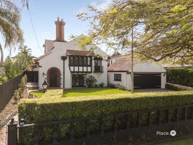'Hampton Wick' | Timeless Tudor Elegance in the Heart of Ascot