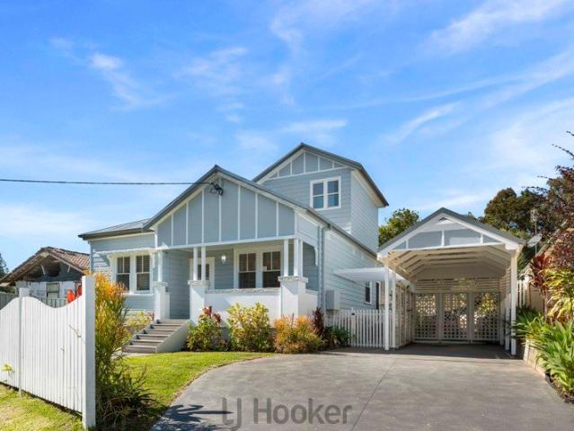 HAMPTONS CHARM MEETS MODERN FAMILY LIVING