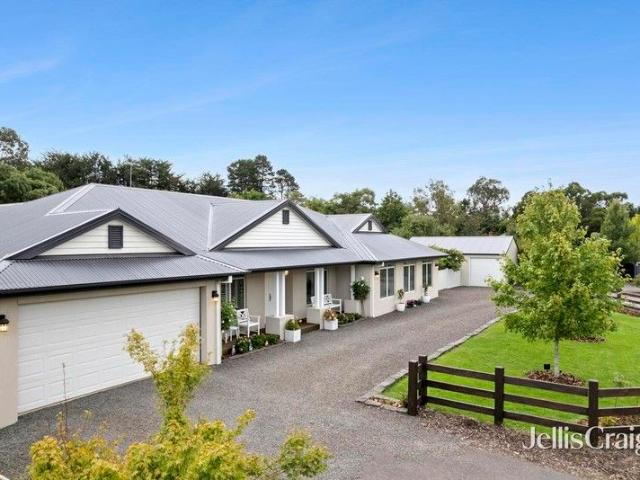 Hamptons elegance with inspiring Mount Macedon views