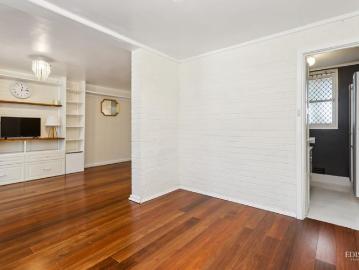 Hampton's Inspired Chic Apartment in Vibrant Mount Lawley