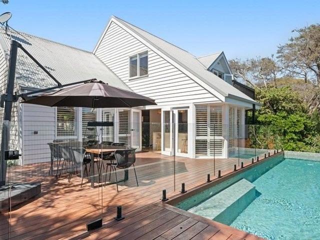 Hamptons Inspired Coastal Sanctuary 400M to beach