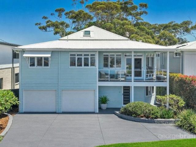 HAMPTONS INSPIRED COASTAL SANCTUARY IN A BLUE CHIP LOCATION